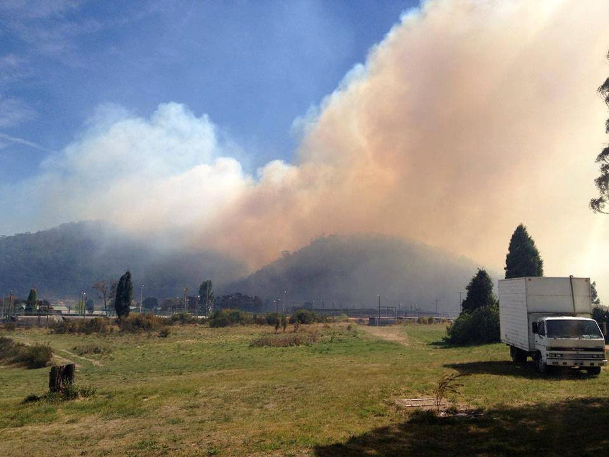 Australia bersiap menghadapi kondisi kebakaran hutan yang memburuk setelah hampir 200 rumah hancur