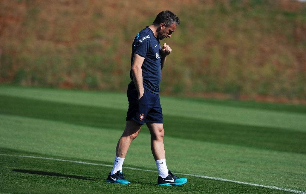 Paulo Bento says he won't resign as Portugal coach despite his team ...