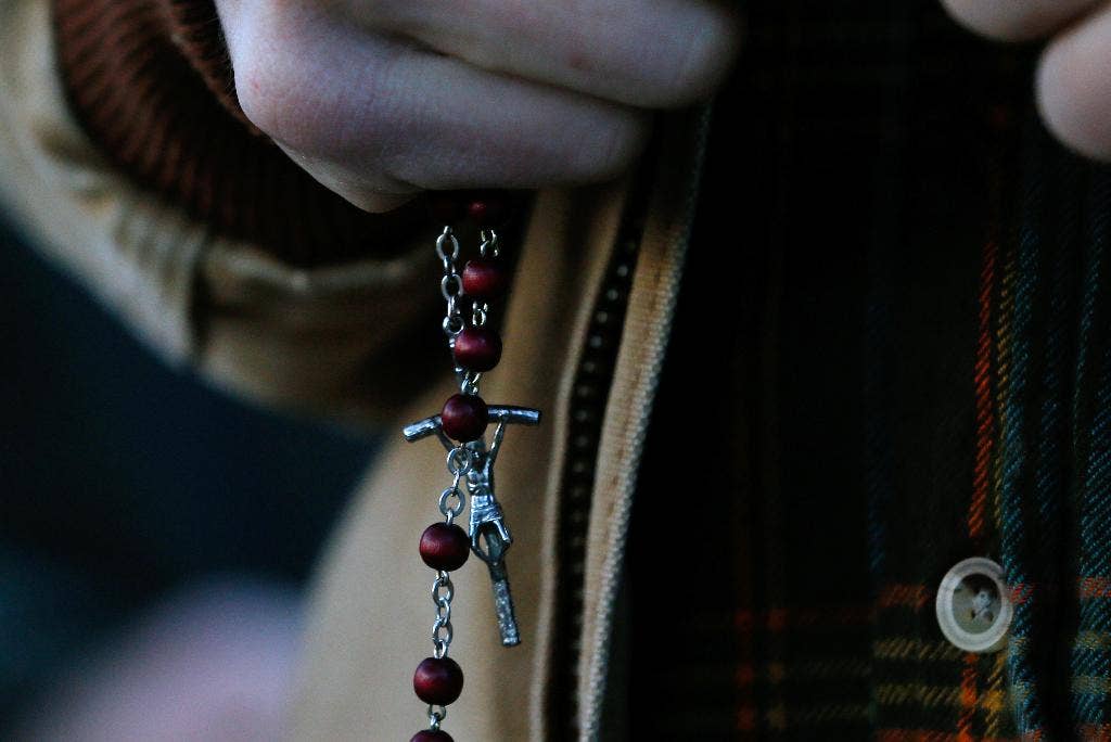 Bishop Robert Barron schools for suggesting rosary as ‘extremist symbol’ The Atlantic