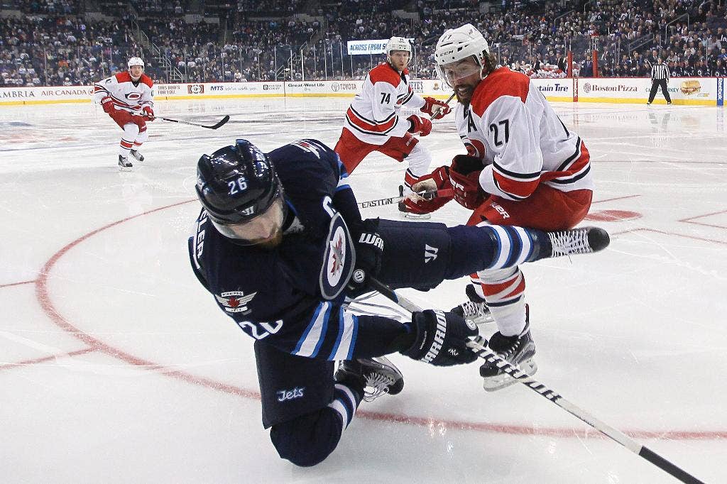 Mark Scheifele mencetak gol di PL, Jets mengalahkan Hurricanes 5-4