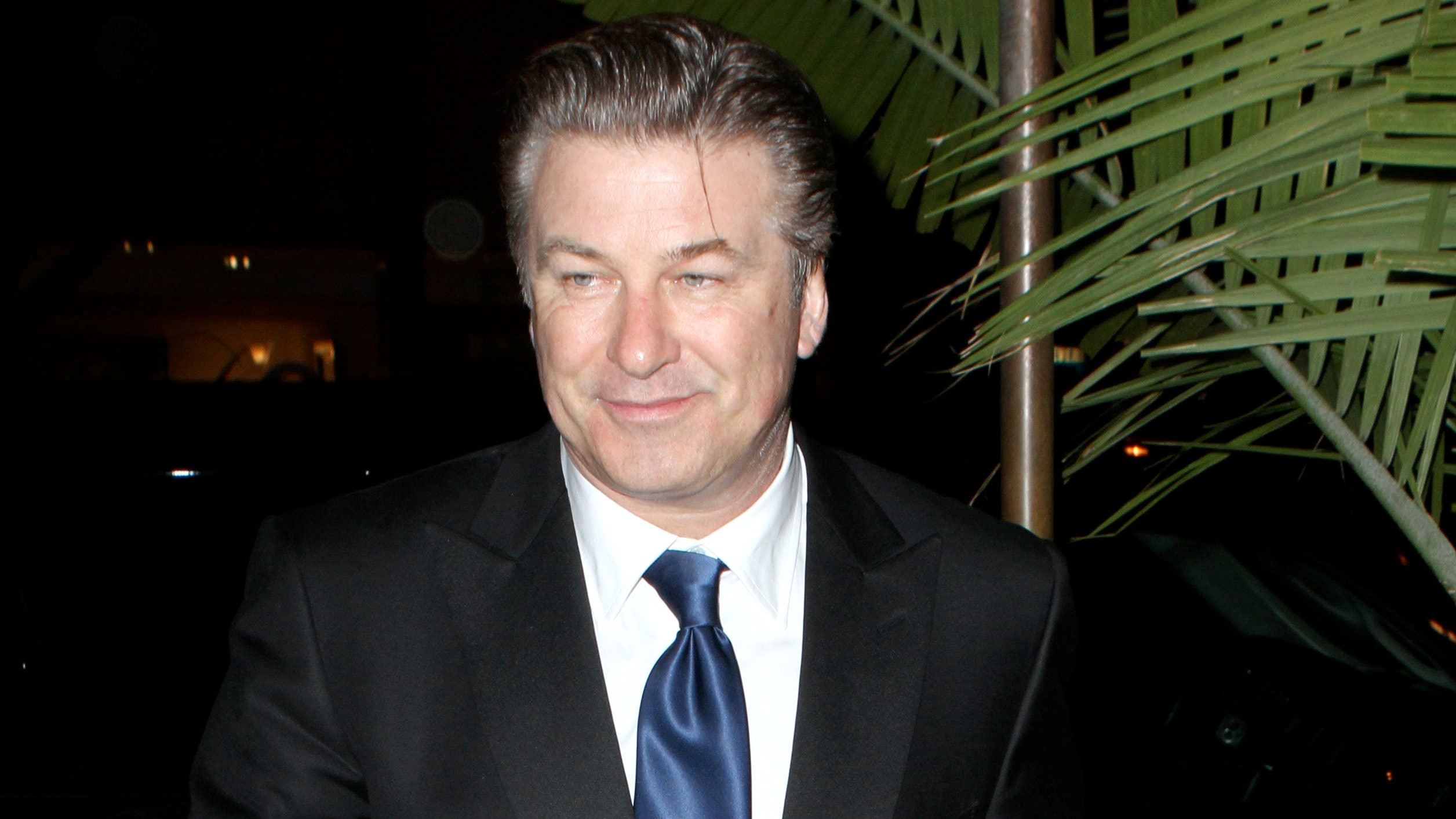 Alec Baldwin reportedly yells racial slur at photographer in New York