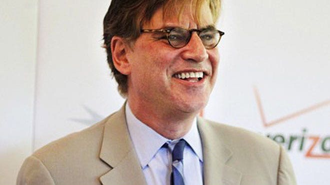 Aaron Sorkin reveals recent stroke diagnosis to inspire smokers to quit: Symptoms to know