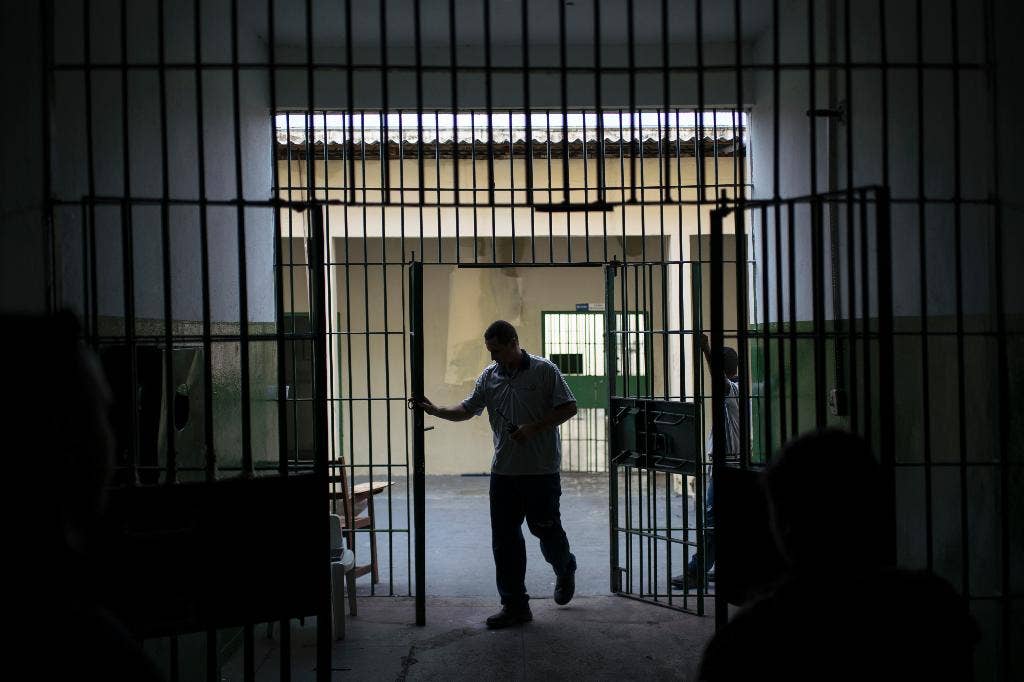 Pembantaian di penjara Brasil mengungkap perang geng terkait narkoba