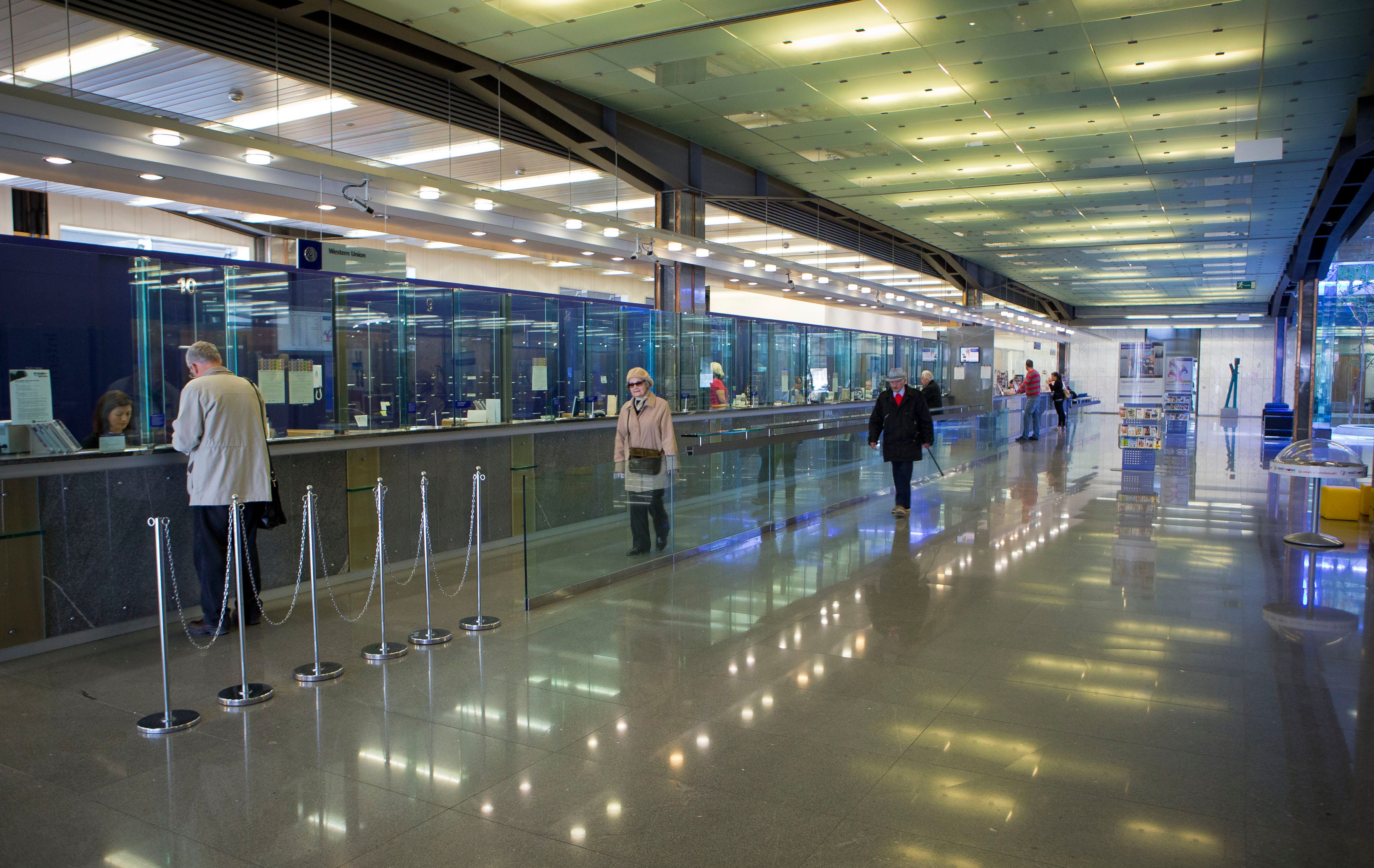 Apakah Slovenia korban dana talangan berikutnya setelah Siprus? Tidak mungkin, kata para pejabat Slovenia.