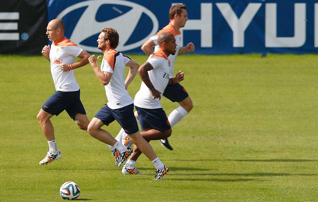 Kekuatan yang tidak dapat dihentikan vs. Benda yang tidak dapat digerakkan?  Skor tinggi Belanda melawan Ochoa Meksiko di Piala Dunia