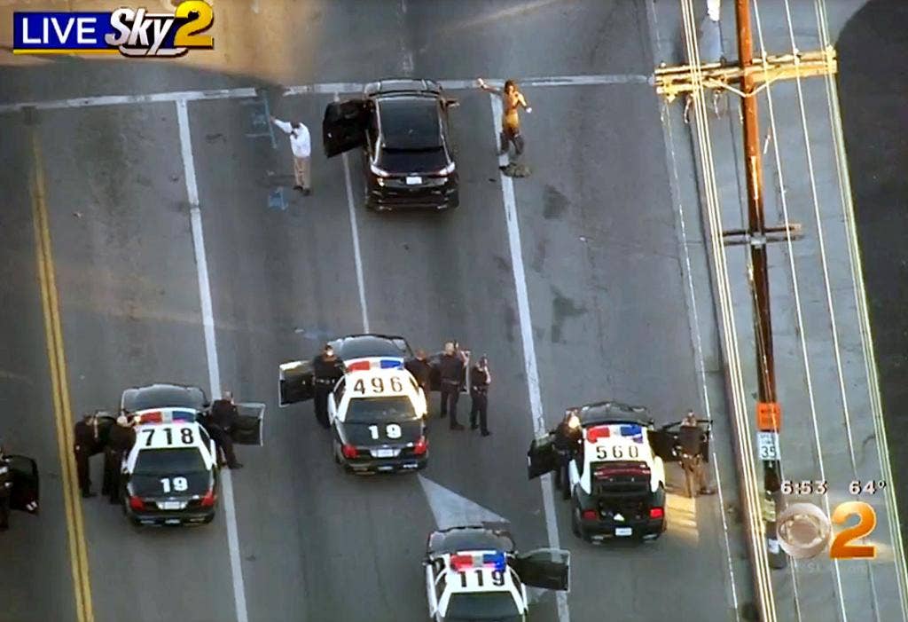 Los Angeles police detain 2 in investigation of armed men | Fox News