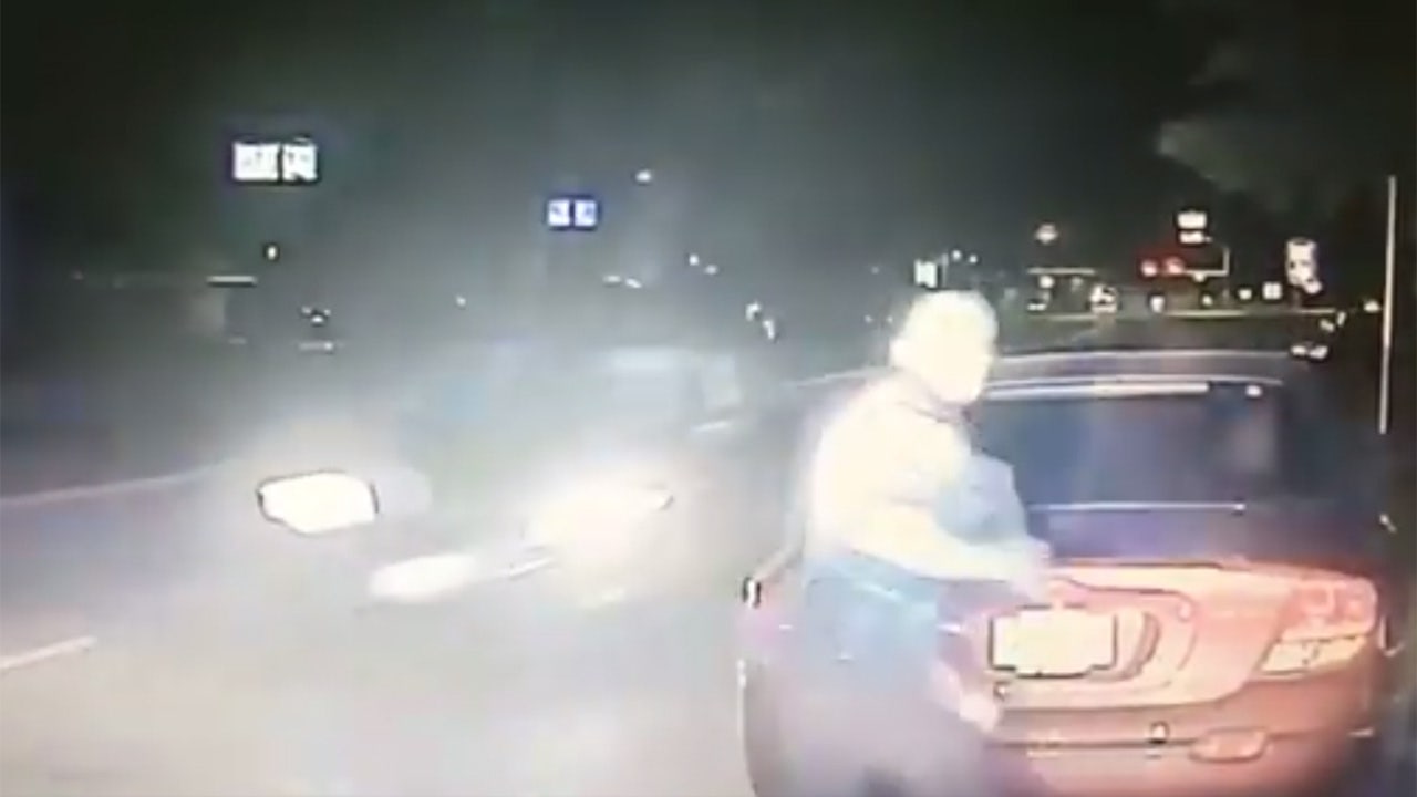 Texas Cop Narrowly Misses Getting Hit By Drunk Driver Video Shows