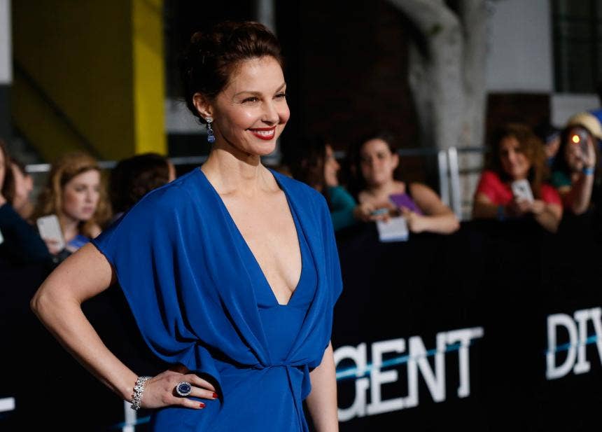 ashley judd blue dress Ashley Judd fed up with 'everyday sexism' at airport security, says worker  touched her at checkpoint