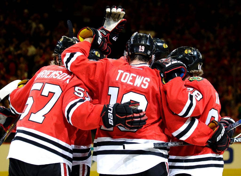 Blackhawks memaksakan Game 7 dengan kemenangan 6-3 atas Blues