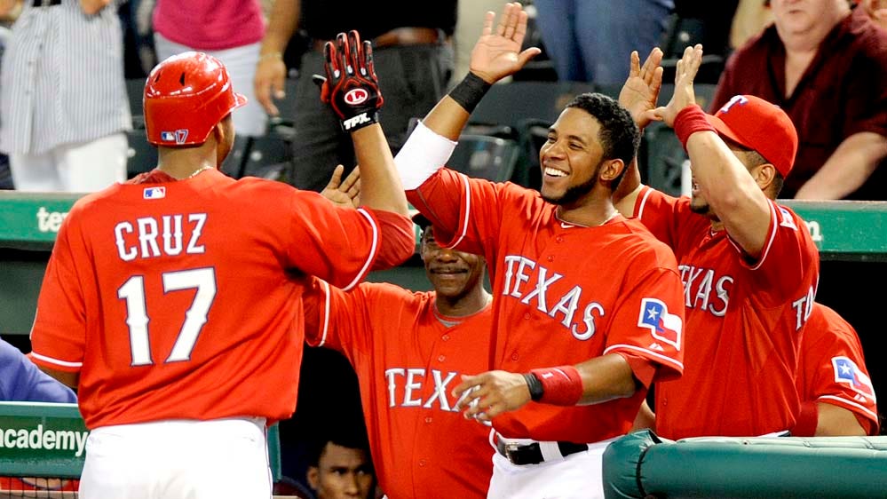 Video: Ian Kinsler waves to Rangers' dugout after hitting homer in first  game back in Texas 