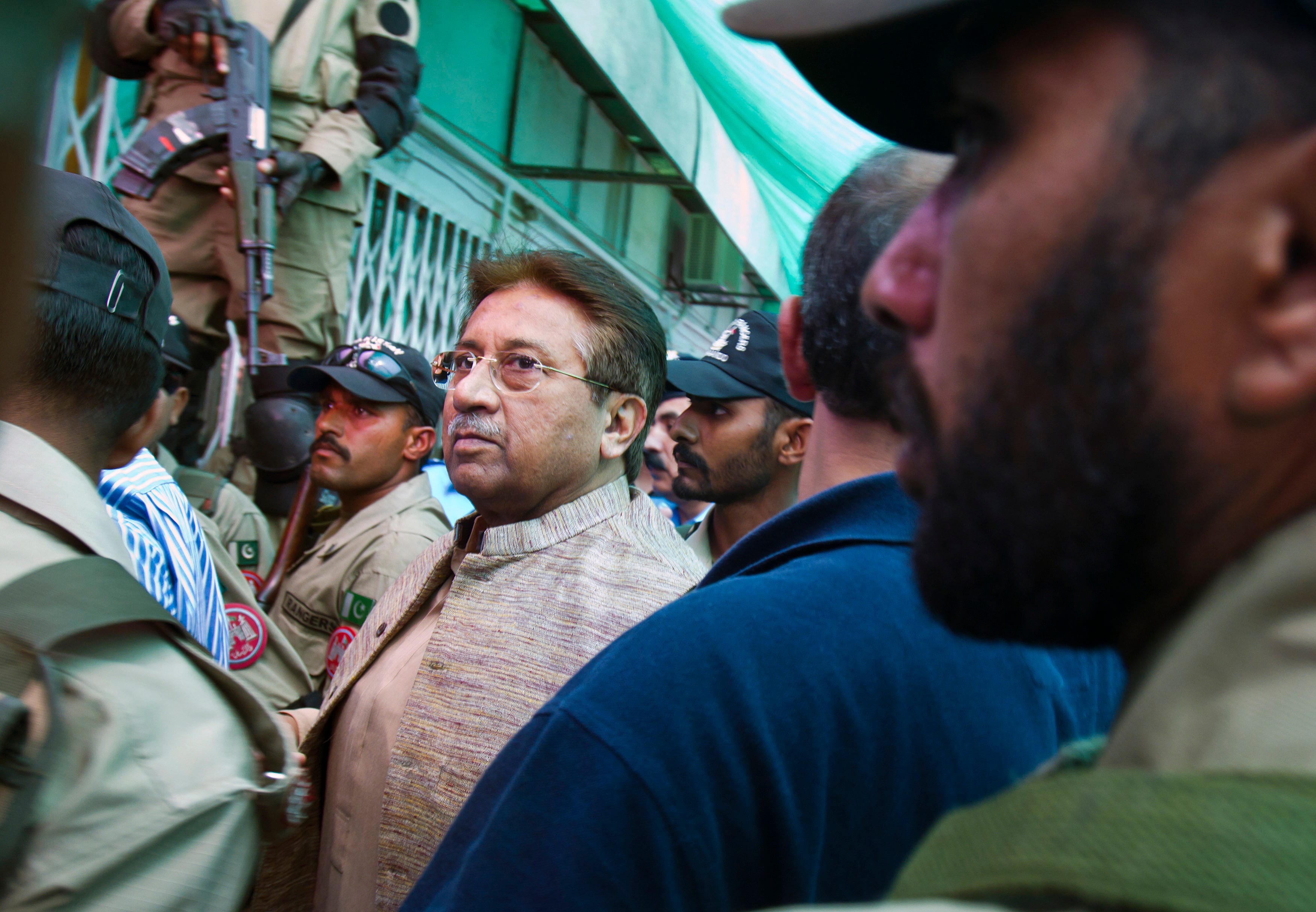 Mantan orang kuat Pakistan Musharraf hadir di pengadilan untuk diadili di tengah kehadiran pasukan keamanan yang ketat