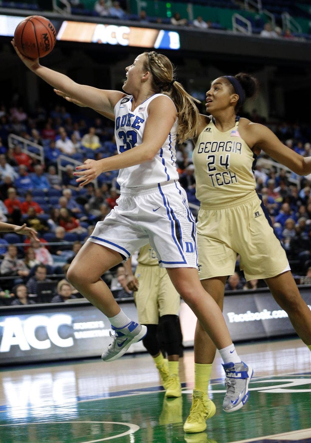 TIDAK.  10 wanita Duke mengalahkan Georgia Tech untuk ke-37 berturut-turut 82-52 di perempat final ACC
