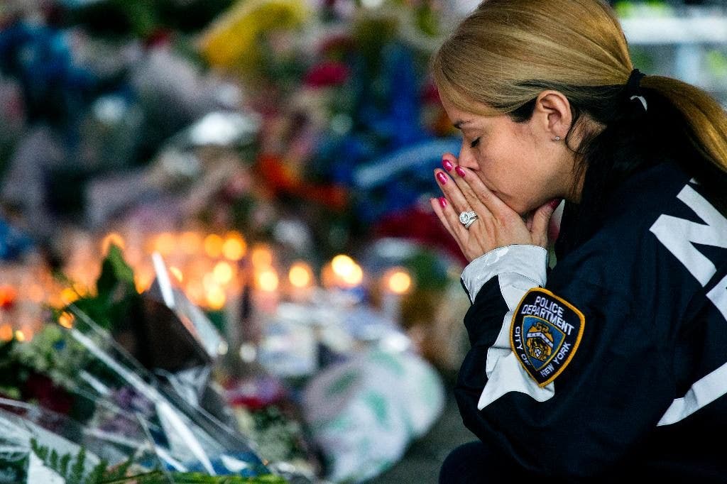 Perkembangan penting dalam kasus petugas NYPD Wenjian Liu, Rafael Ramos, yang tewas di kapal penjelajah mereka