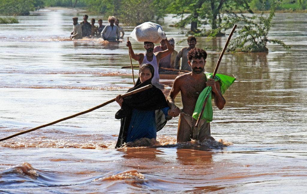 Korban tewas akibat banjir di India, Pakistan mencapai 400 orang ketika pihak berwenang memperingatkan akan adanya banjir lagi