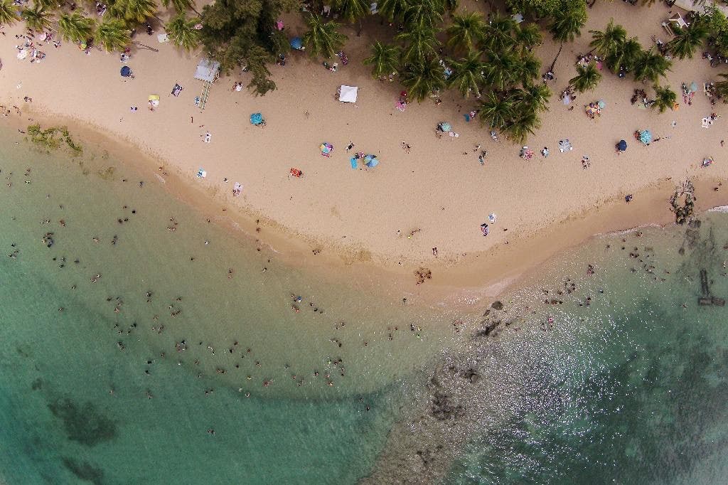 Puerto Riko sedang mengulur waktu dengan para investor dan kreditor, namun banyak yang masih melihat adanya masalah bagi pulau yang mengalami penurunan tersebut