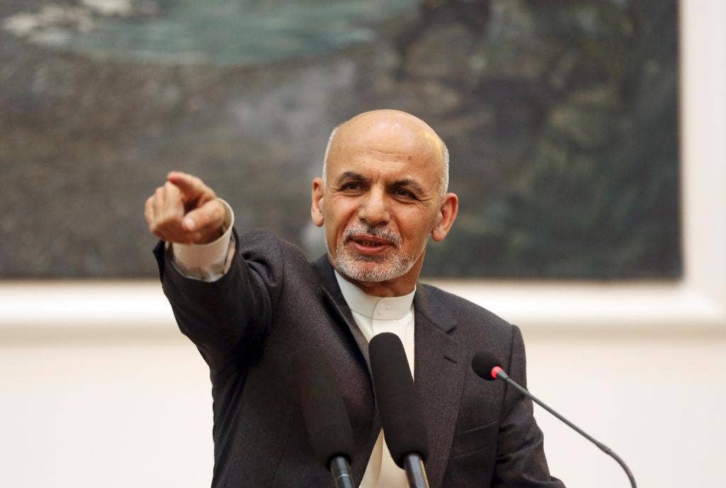 Menjelang kunjungan pertamanya ke Pakistan, presiden Afghanistan mempertimbangkan kecurigaan lama dengan harapan akan perdamaian