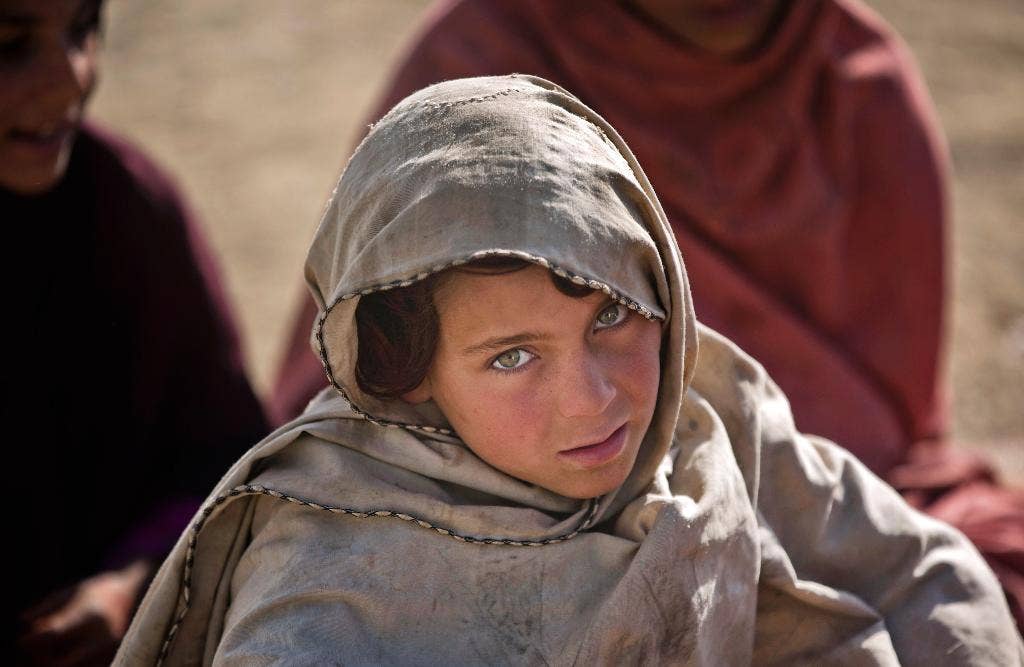 Warga Pakistan yang melarikan diri dari serangan militer menemukan bahaya baru di wilayah timur Afghanistan yang bergolak