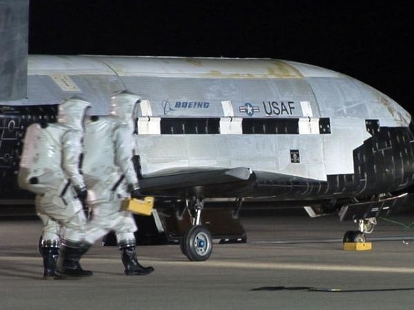 Air Force's mysterious X-37B space plane wings by 600 days in orbit