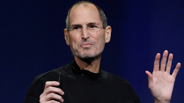 Apple's Steve Jobs Tracks Down the Facts About iPhones and Location ...