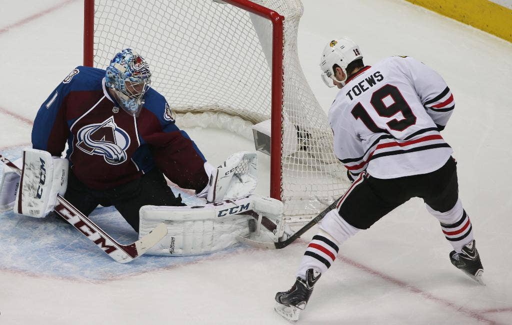 Varlamov menghentikan 37 tembakan, Avs mengalahkan Blackhawks 3-2 untuk mengambil 4 dari 5 seri musim