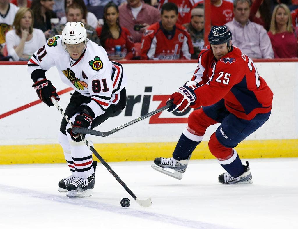 Dengan nasib playoff yang ditentukan, Ovechkin mencetak gol ke-51 dalam kemenangan 4-0 Capitals atas Blackhawks