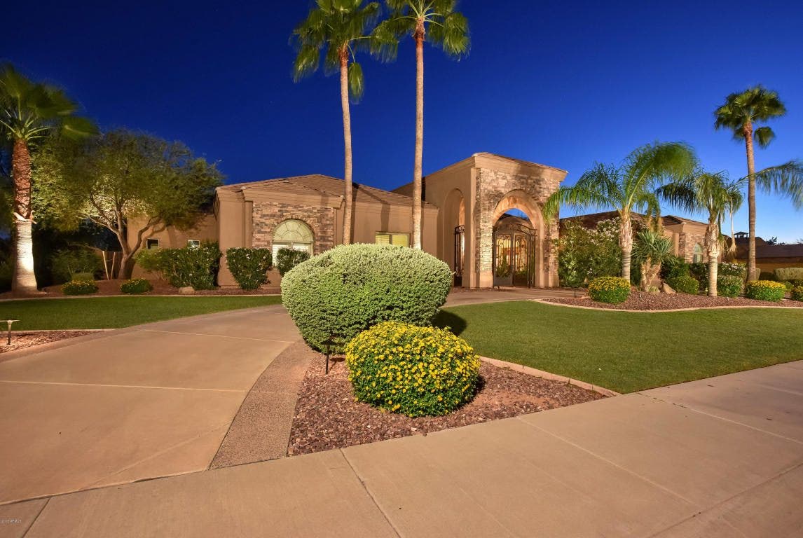 SF Giants All-Star Brandon Crawford Buys $1.6M Scottsdale Home