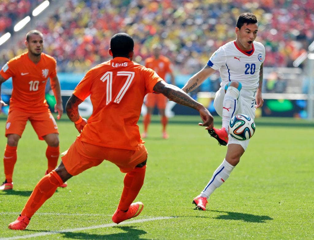 Defensive Dutch Hold Chile To 0-0 At Halftime In World Cup Group B ...