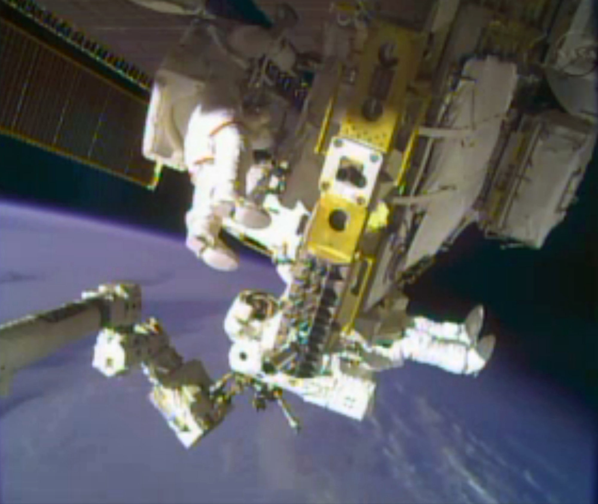 Astronauts Make Rare Christmas Eve Spacewalk 