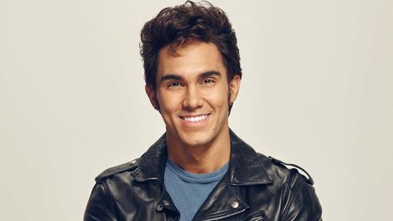 Carlos PenaVega menuju ke Rydell High untuk ‘Grease: Live!’