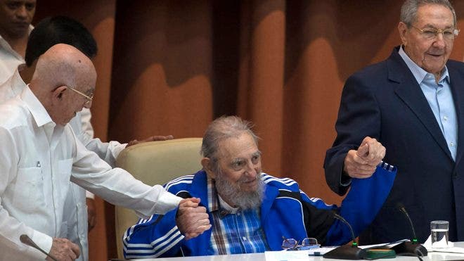 Fidel Castro makes rare public appearance at Cuban Communist Party congress