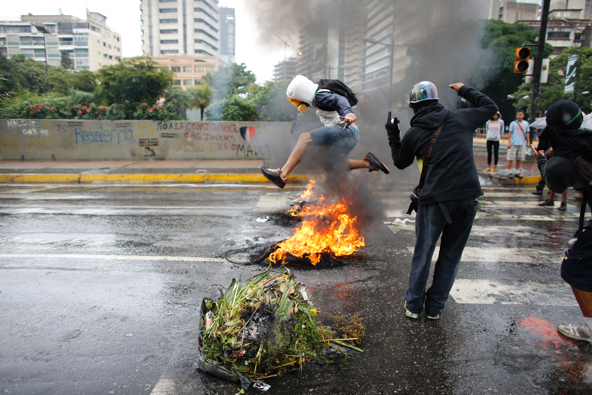 Venezuela mencari pilot helikopter di balik ‘serangan teror’