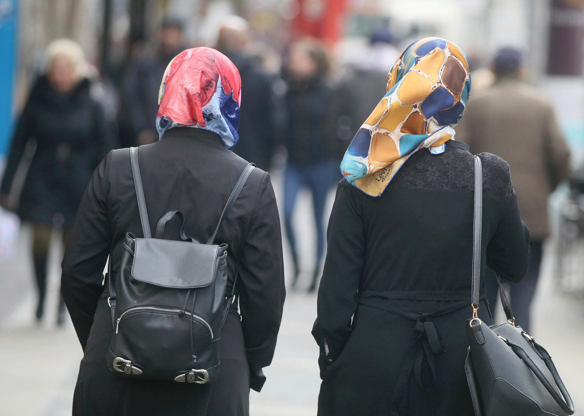 Austria menampar warga Turki yang memiliki 2 paspor