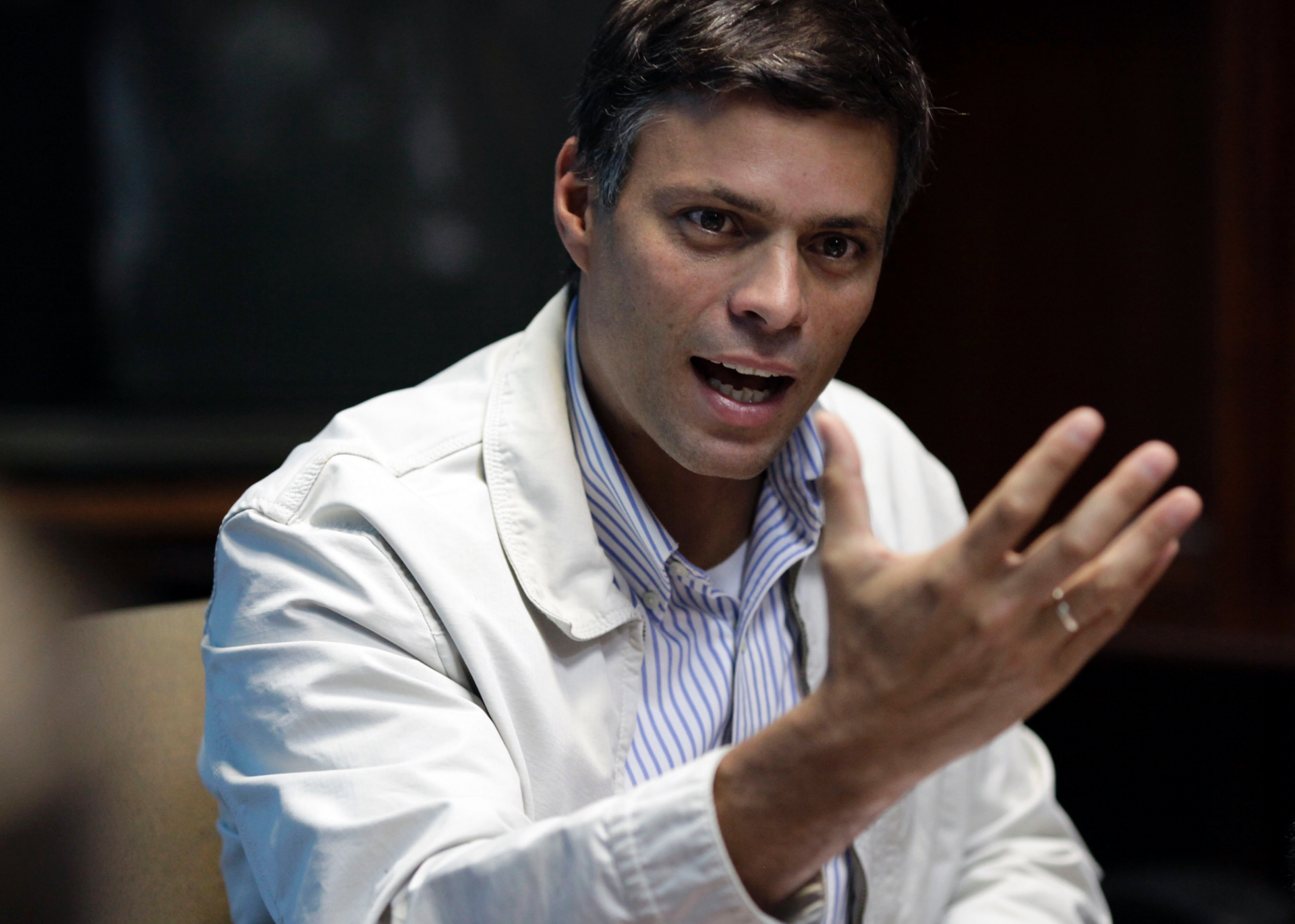 Jailed Venezuela opposition leader Leopoldo Lopez given house arrest