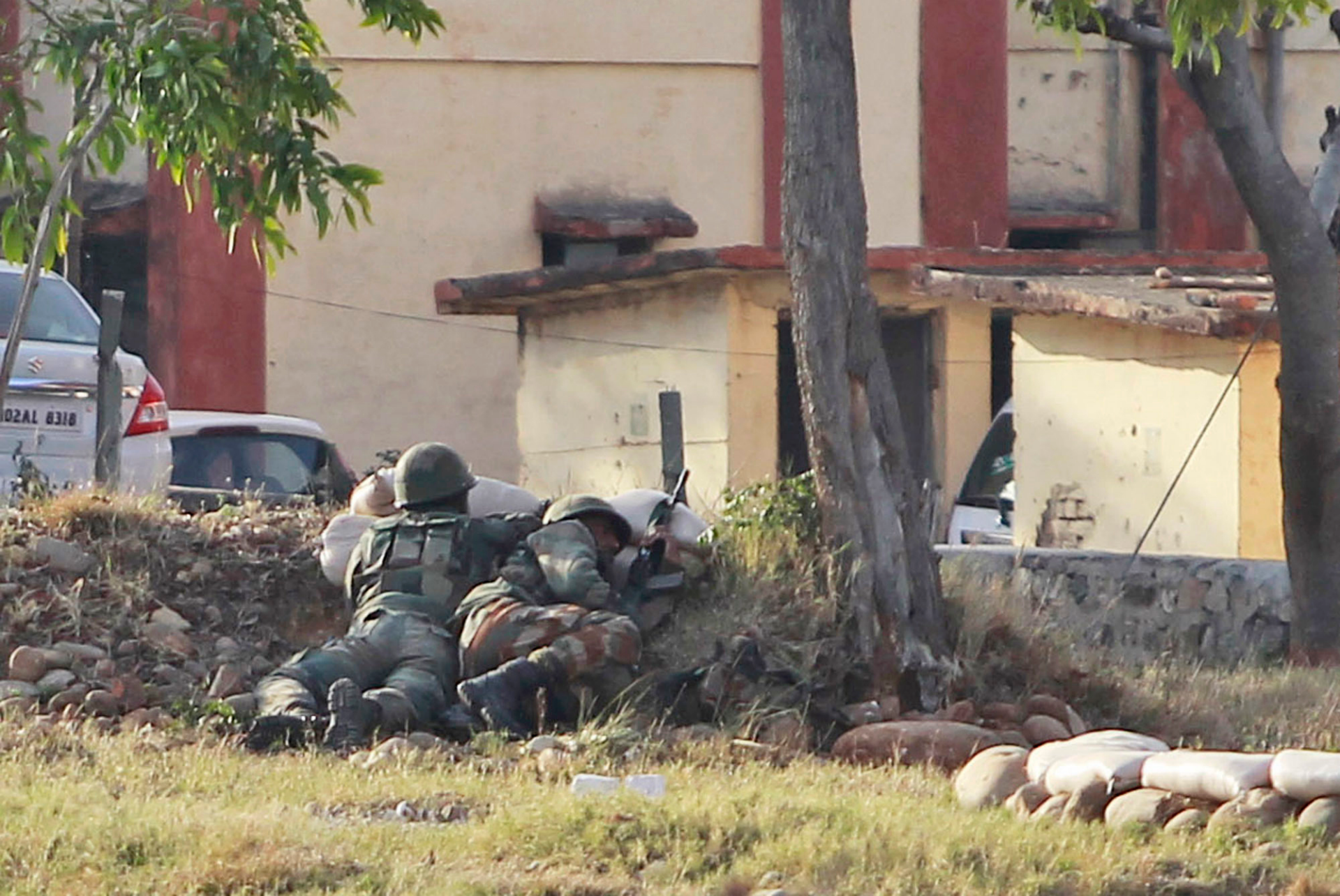 6 dead in militant attack on Indian army base in Kashmir | Fox News