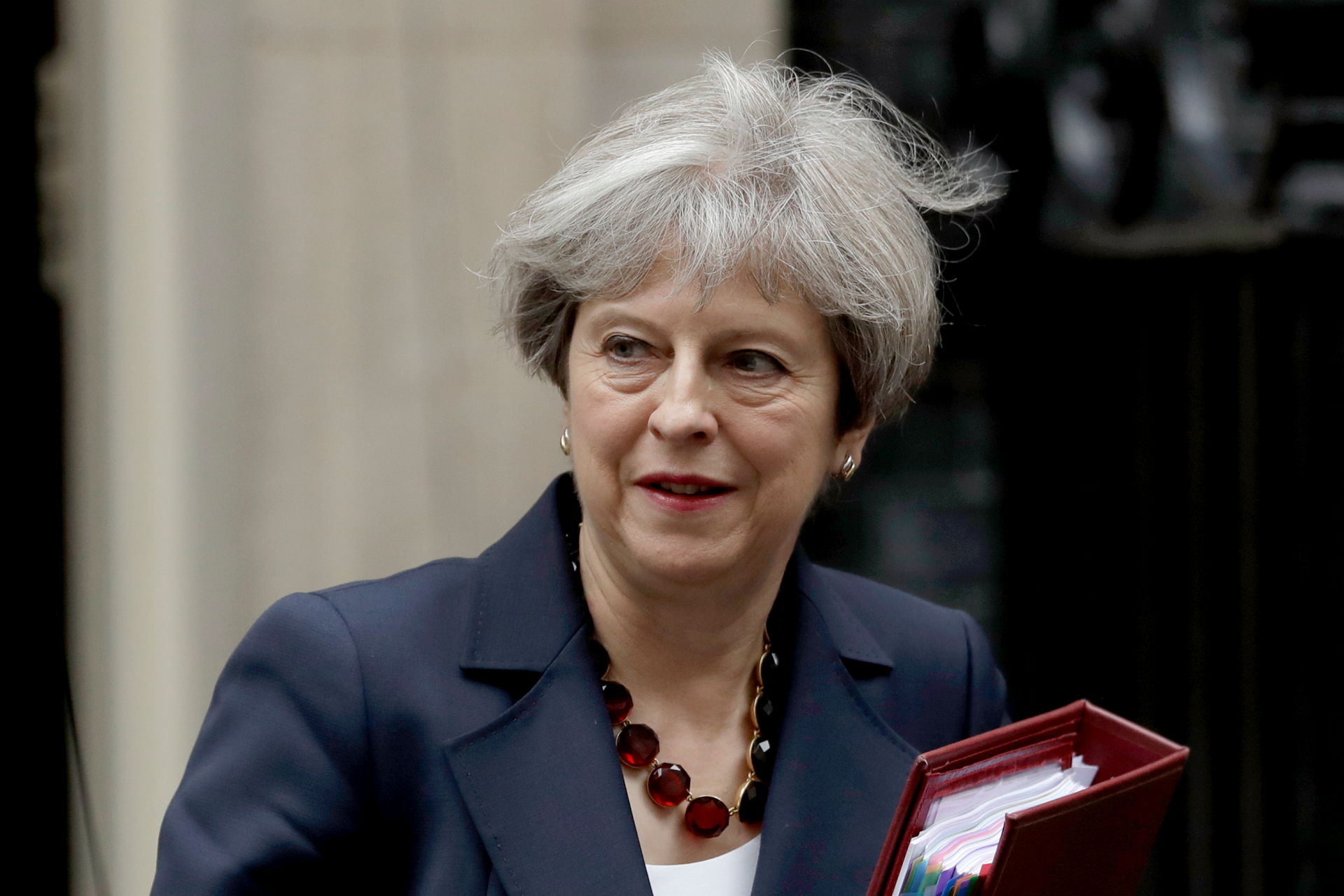 Anggota parlemen Inggris meloloskan agenda pemerintah setelah konsesi pada menit-menit terakhir