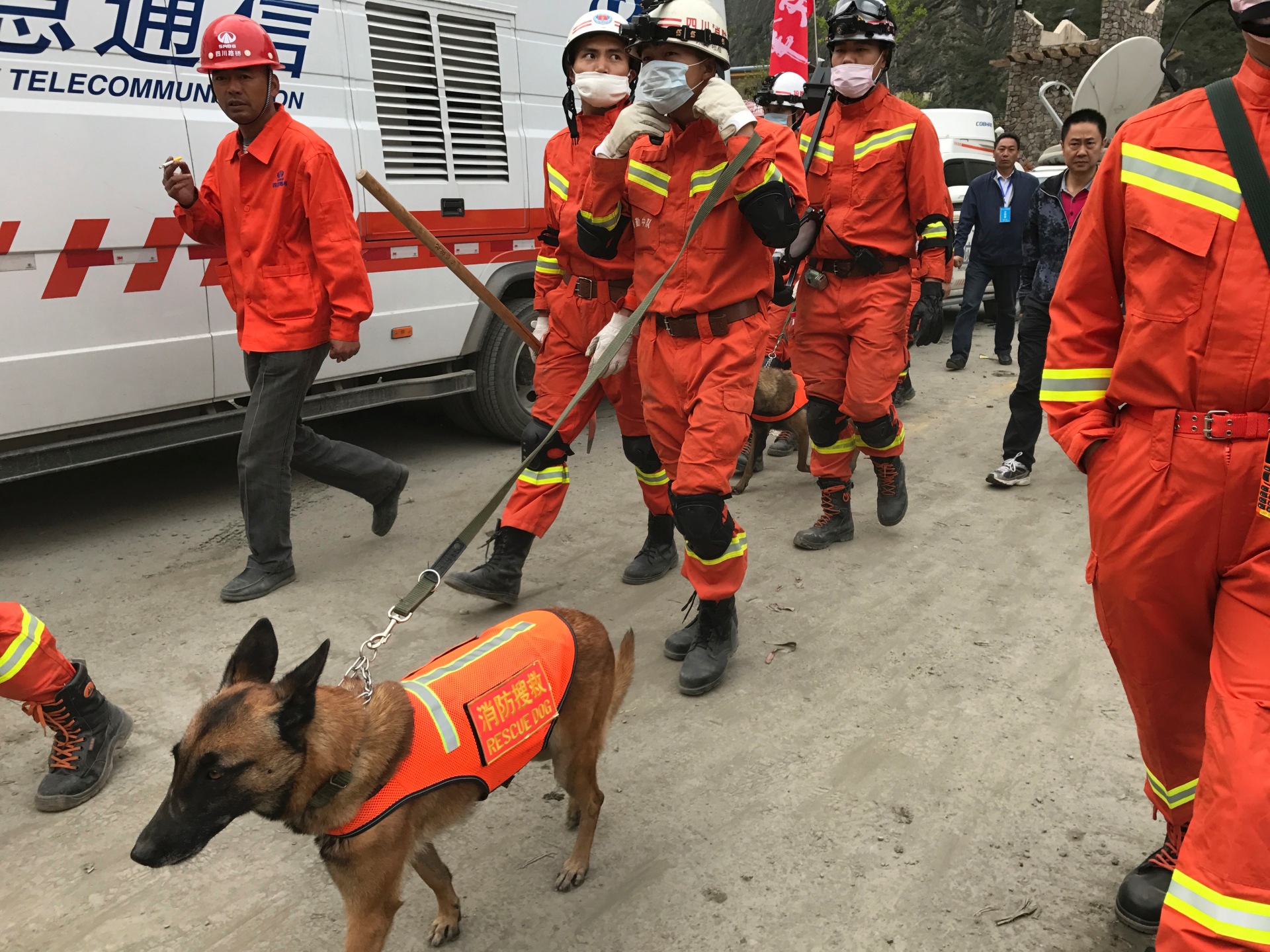 15 mayat ditemukan setelah tanah longsor mengubur sejumlah besar orang di Tiongkok