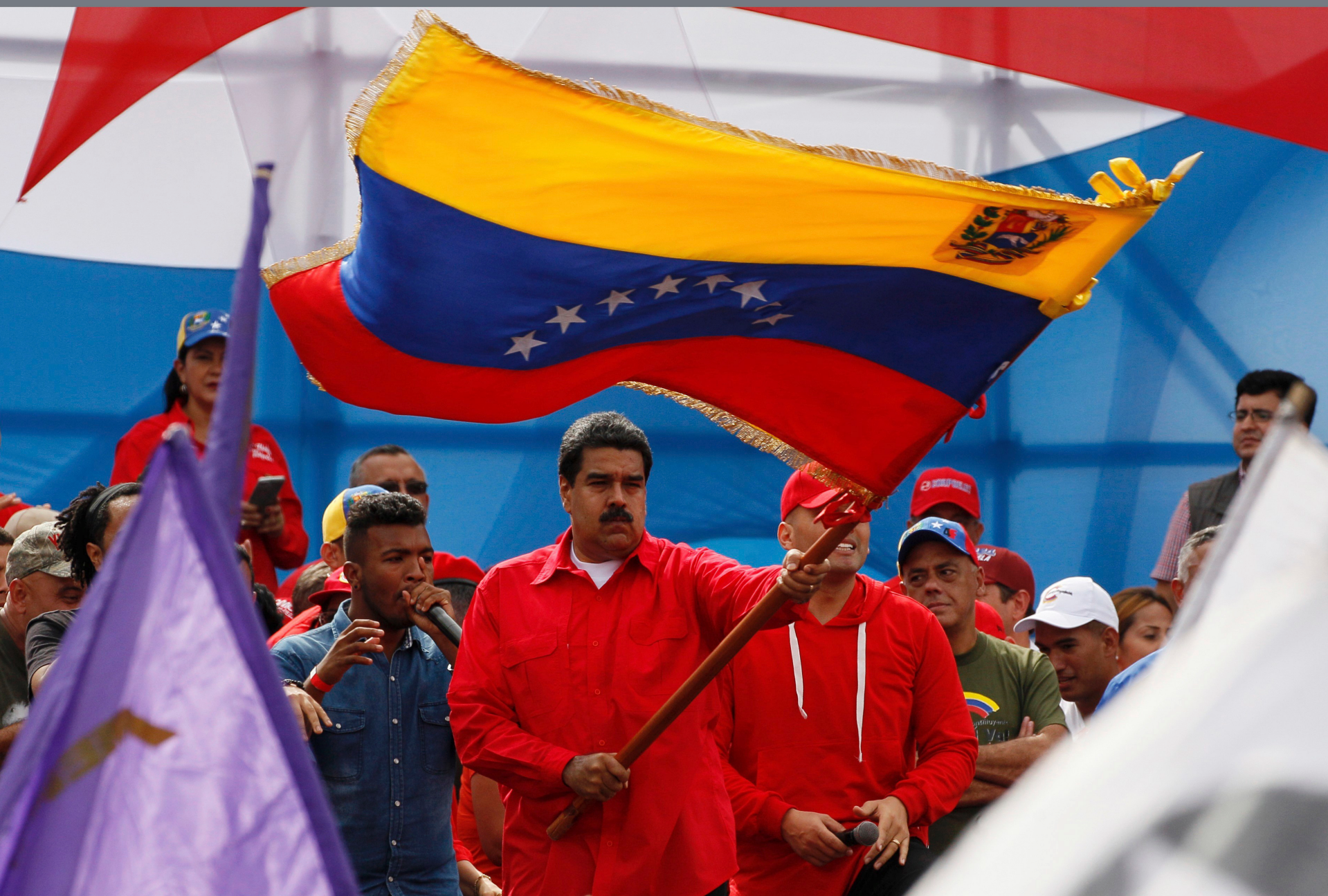Венесуэла 2017 год. Мадуро о мятеже в России. Flag against Maduro.