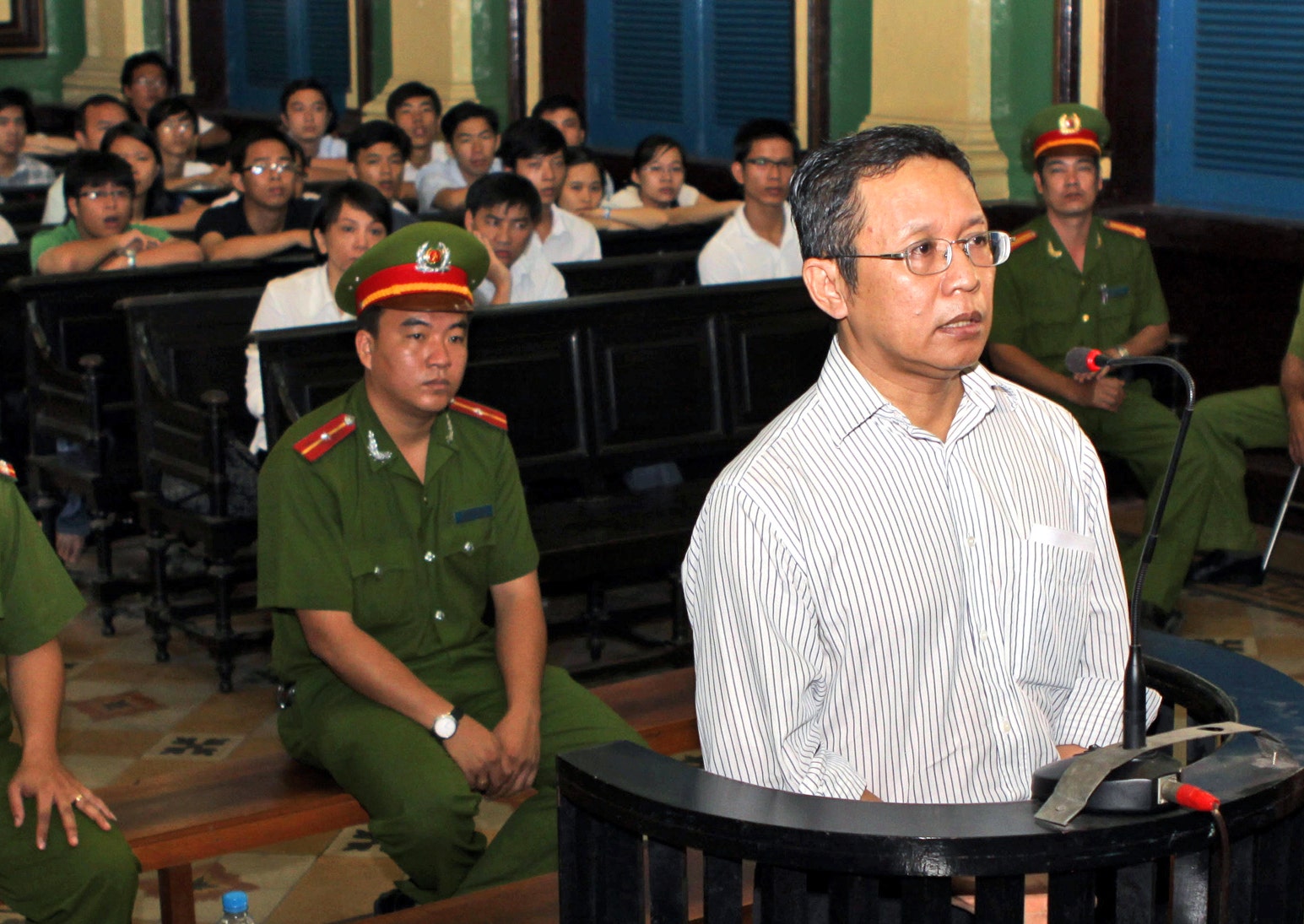 Vietnamese dissident recounts forced deportation to France | Fox News