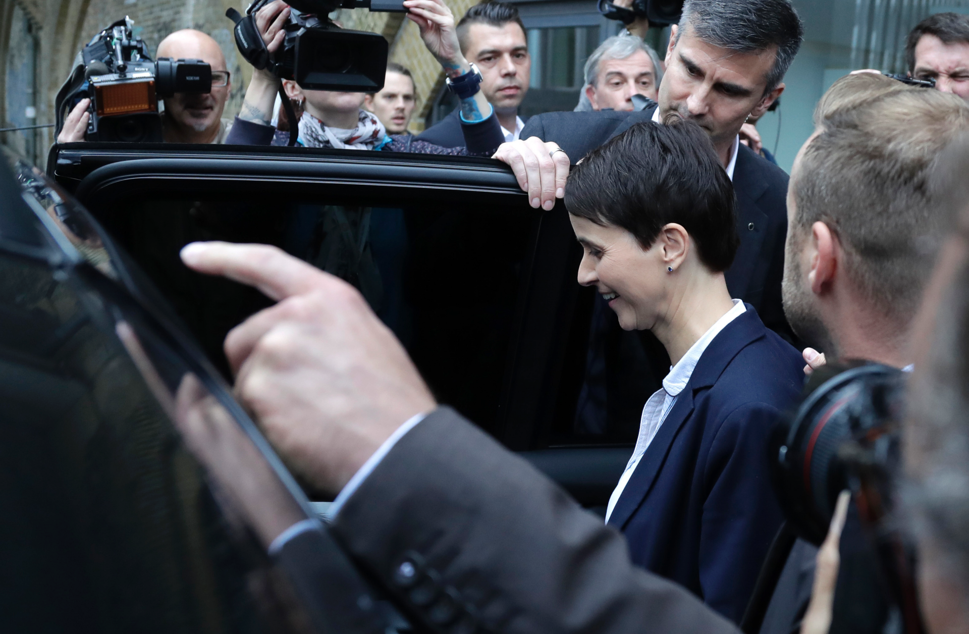 Yang terbaru: Pemimpin AfD menolak bergabung dengan kelompok parlemen