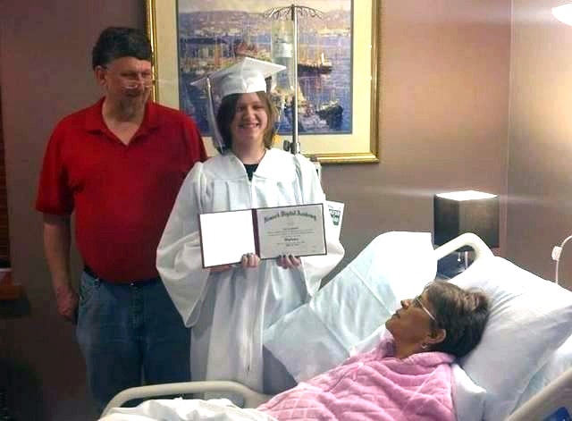 Hospice hosts teen's high school graduation so mom can attend