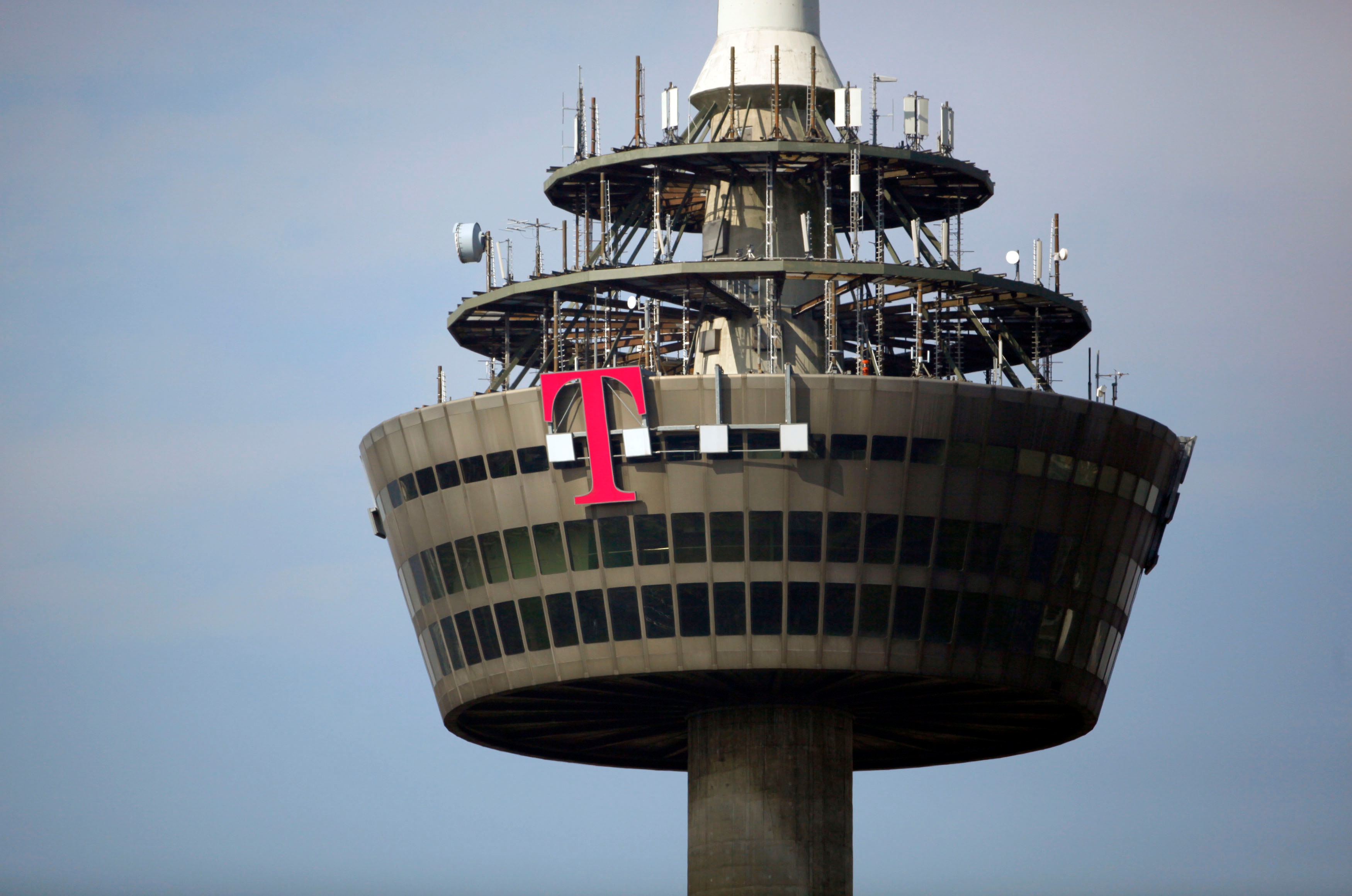 Компания башня. He Joint Headquarters of Telekom (the biggest Telecommunications service provider in Hungary.