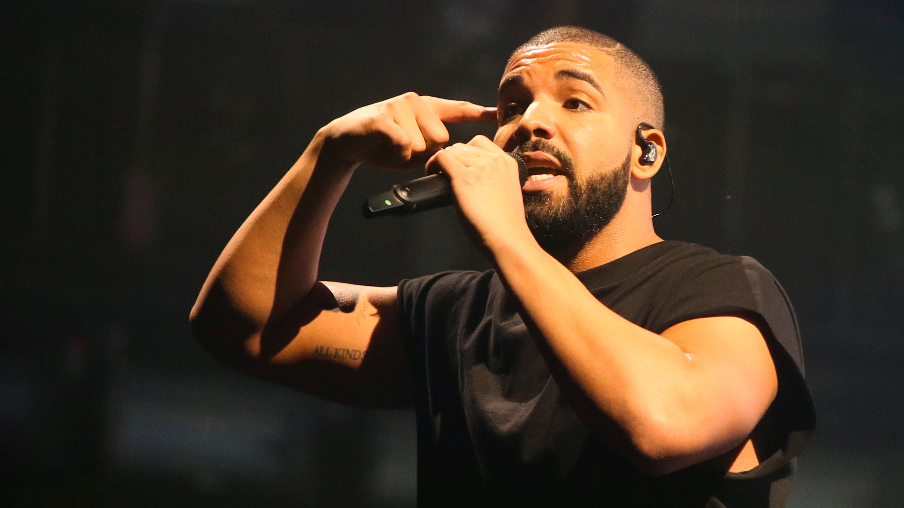 Drake channels his 'inner Dominican' with these epic mashups of ...