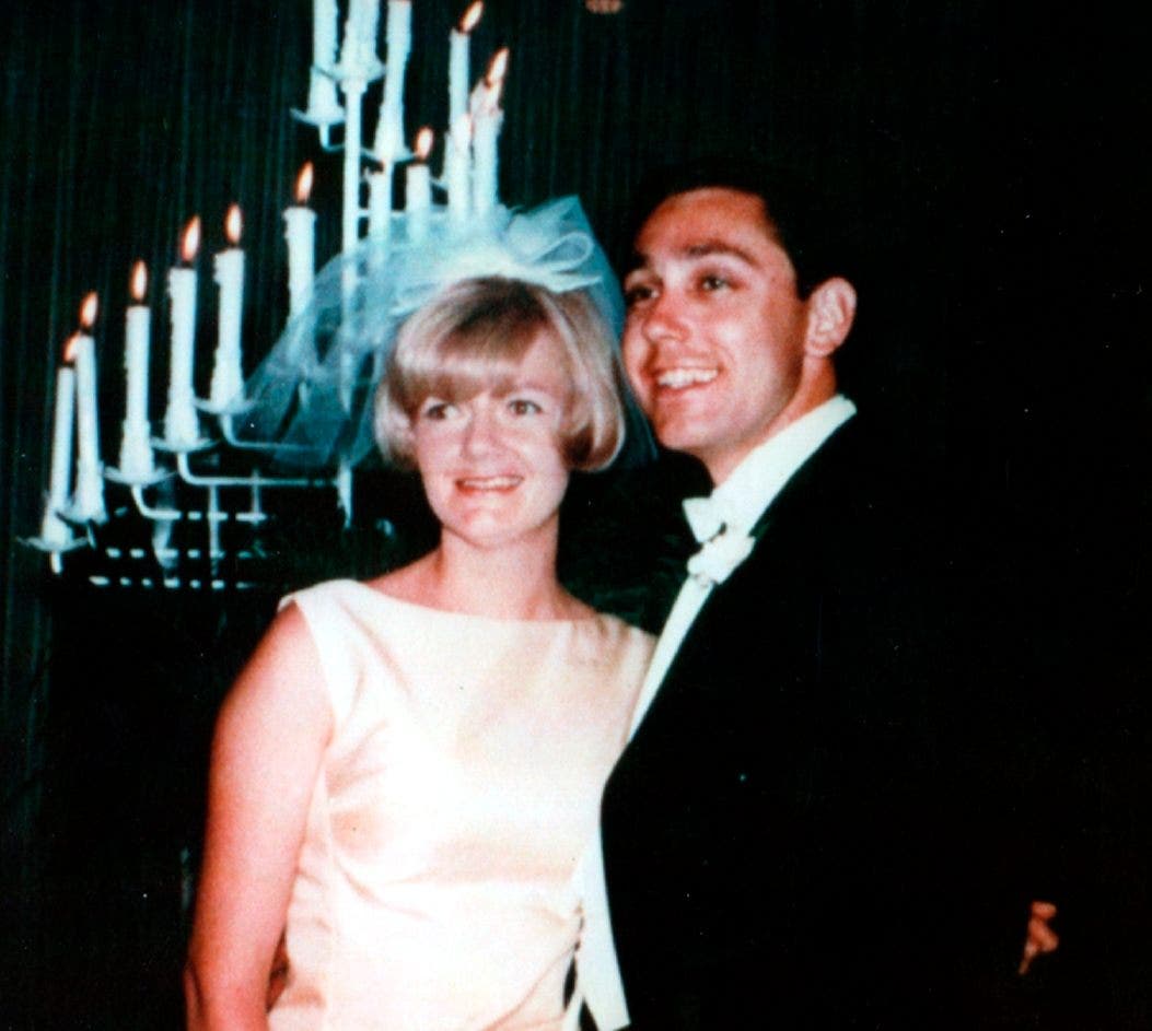 Usai didakwa, Jeffrey MacDonald menunggu keputusan hakim