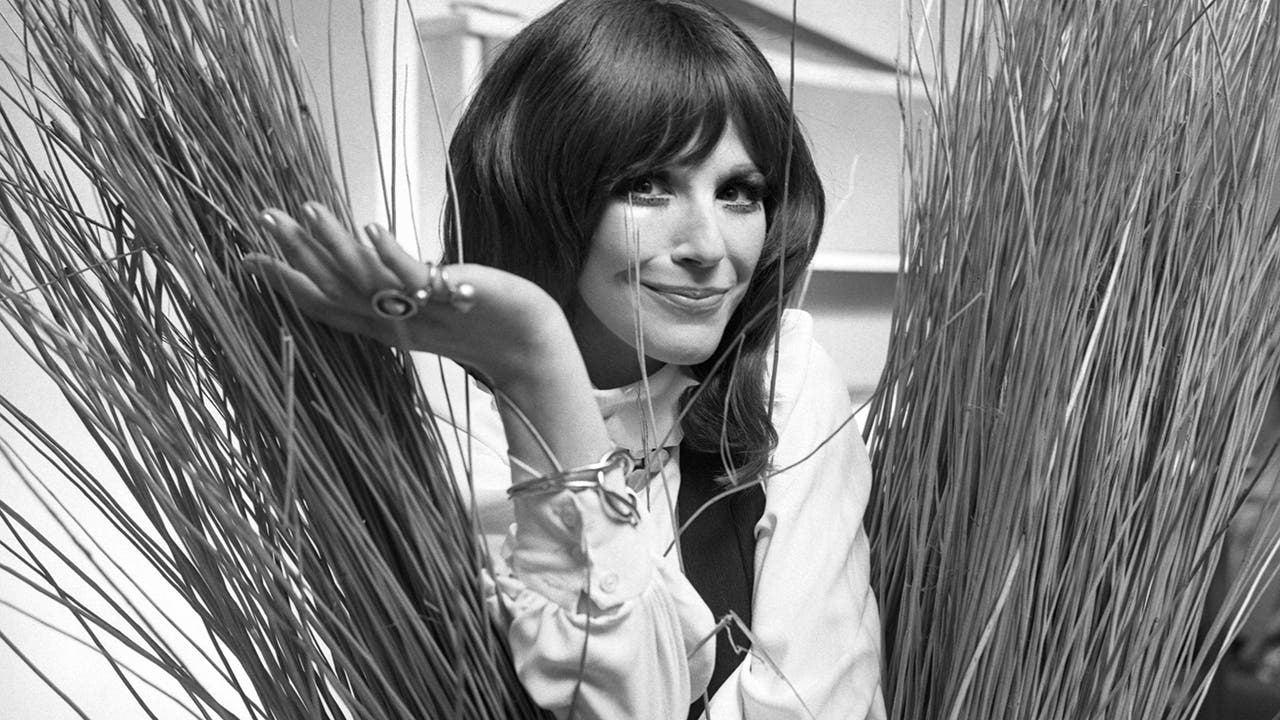 Fenella Fielding. Фенелла фото. Сюзанна Филдинг.