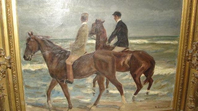 Saudara pedagang di pusat misteri seni Nazi menyerahkan koleksinya sendiri