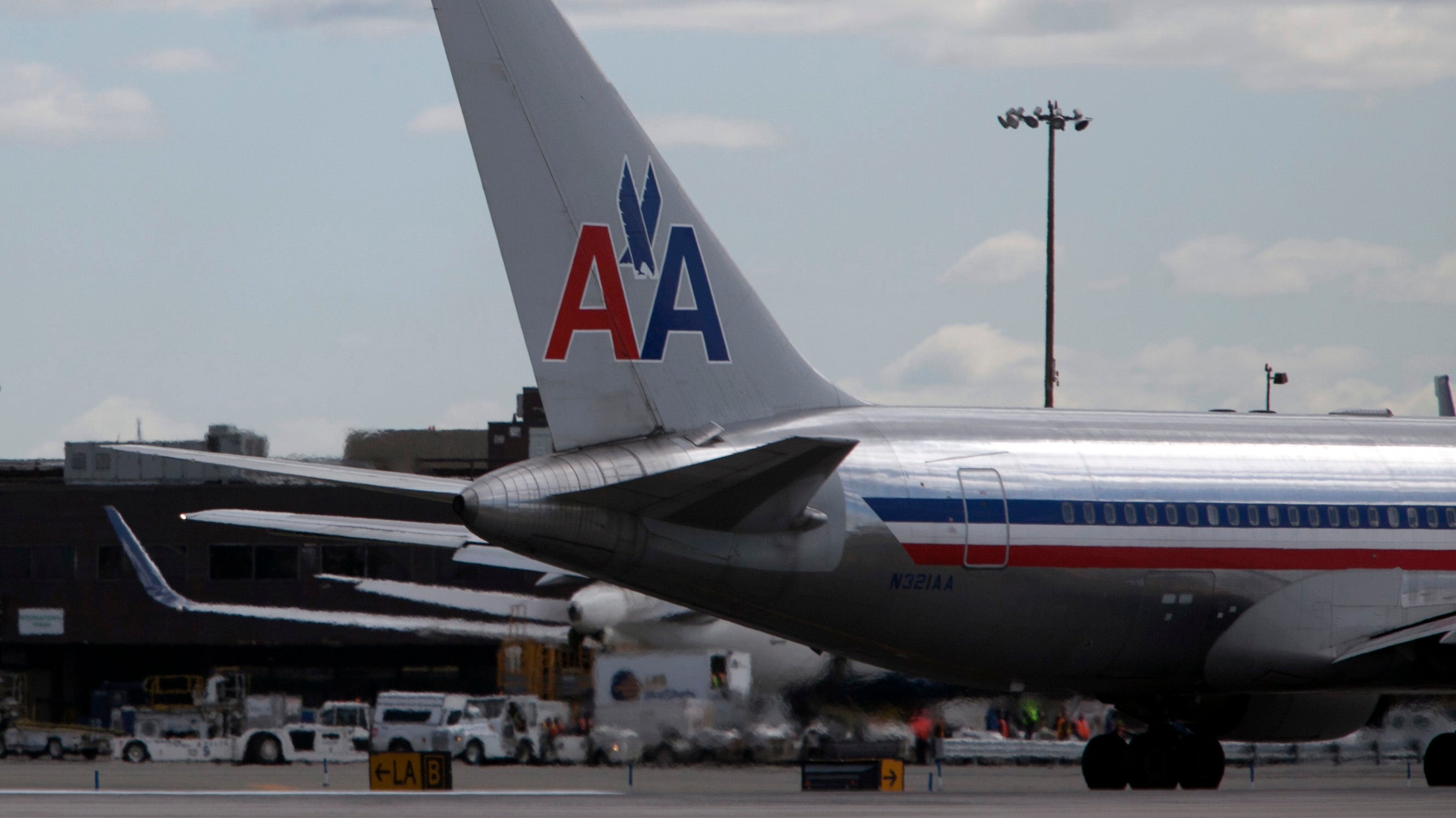 Где самолет американской. American Airlines 1980. Американские пассажирские самолеты. American Airlines Нью Йорк. Ближнемагистральные самолеты American Airlines.