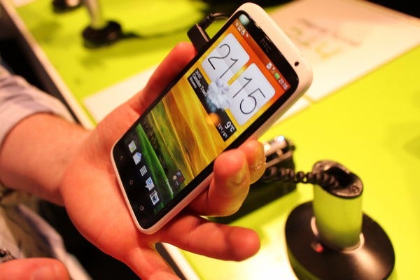 HTC One X dan One S Hands-On: kamera 0,7 detik, Sense 4, Beats