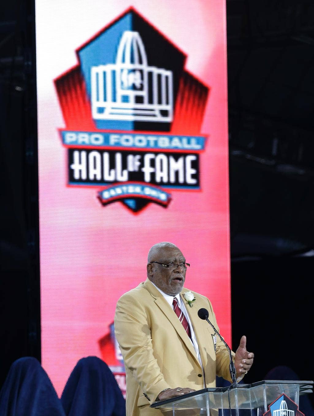 LB Derrick Brooks kicks off HOF ceremony with what he called a 'Thank