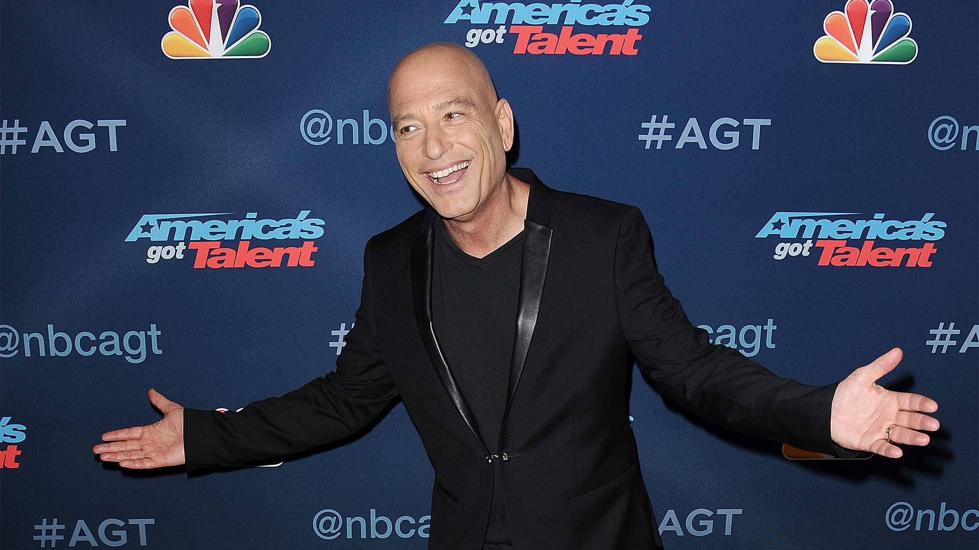 'AGT' judge Howie Mandel rushed to hospital after passing out at Starbucks in Los Angeles: report
