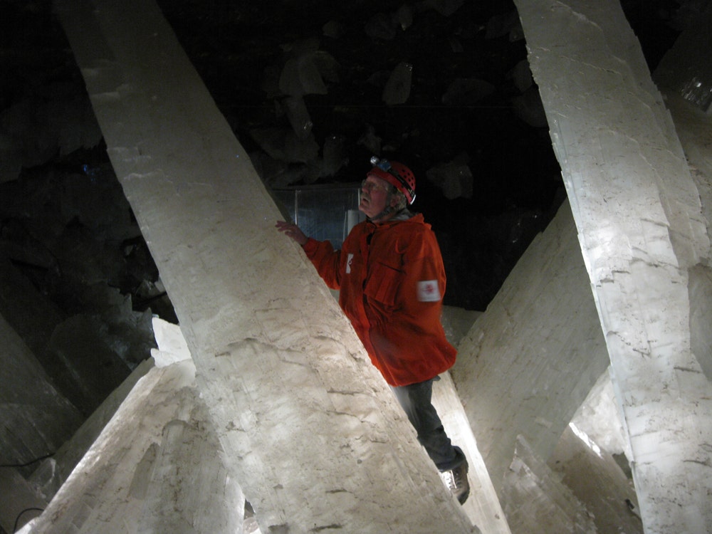 Crystal Infesting Microbes in glittering crystal cave revived after 10,000 years | Fox News